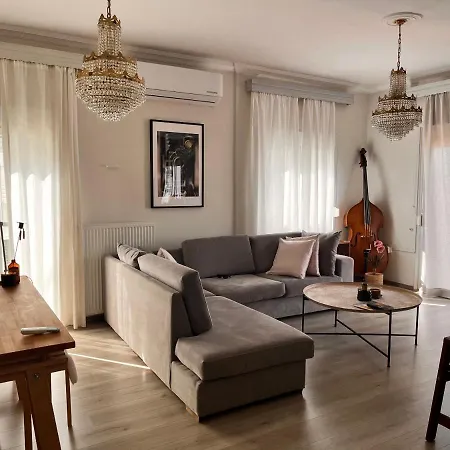 Acanthus Apartment *