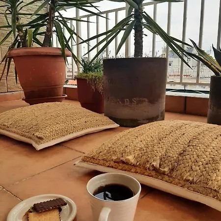 Acanthus Apartment *